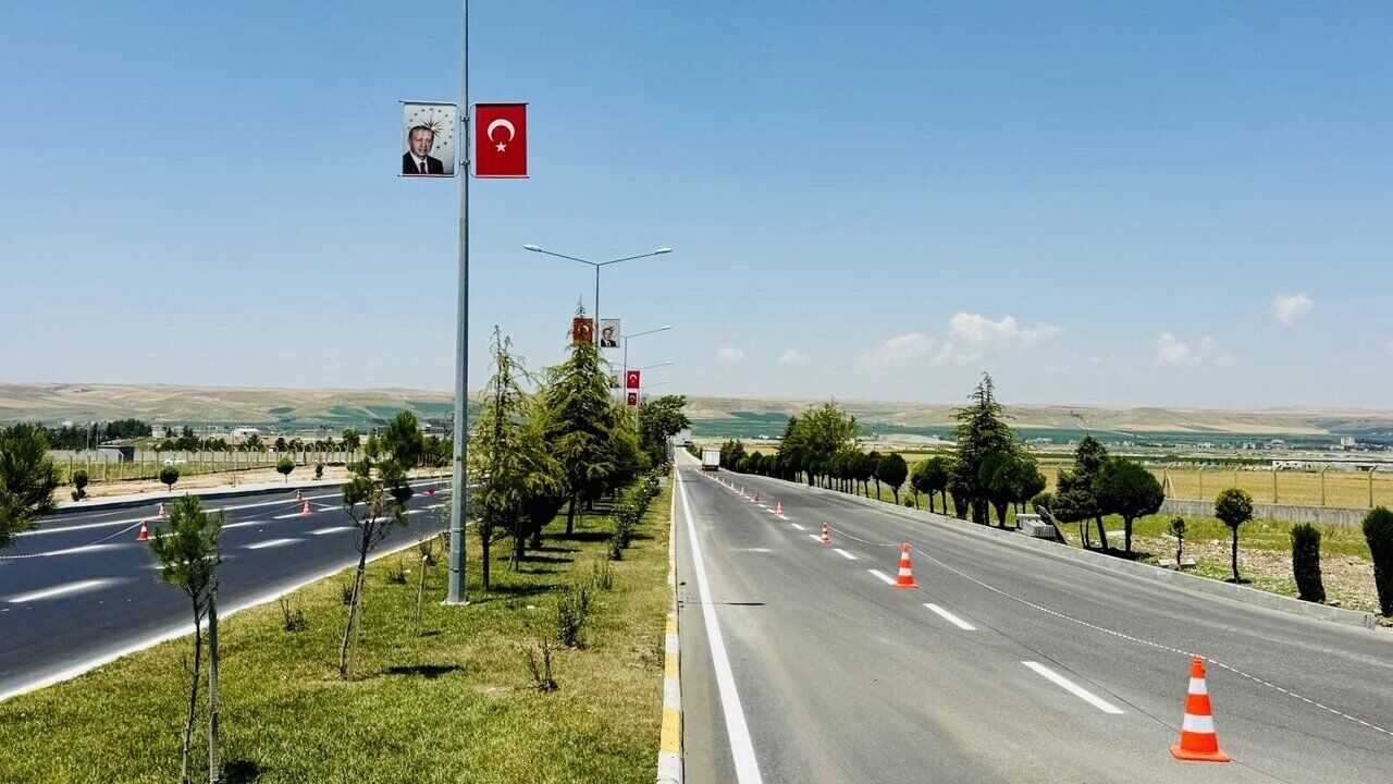 Recep Tayyip Erdogan Bulvarinda Yol Cizgileri Yenilendi 2