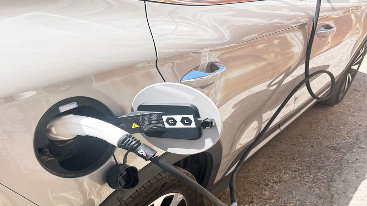 Kaçak Elektrikle Araç Şarj İstasyonu Kurdular
