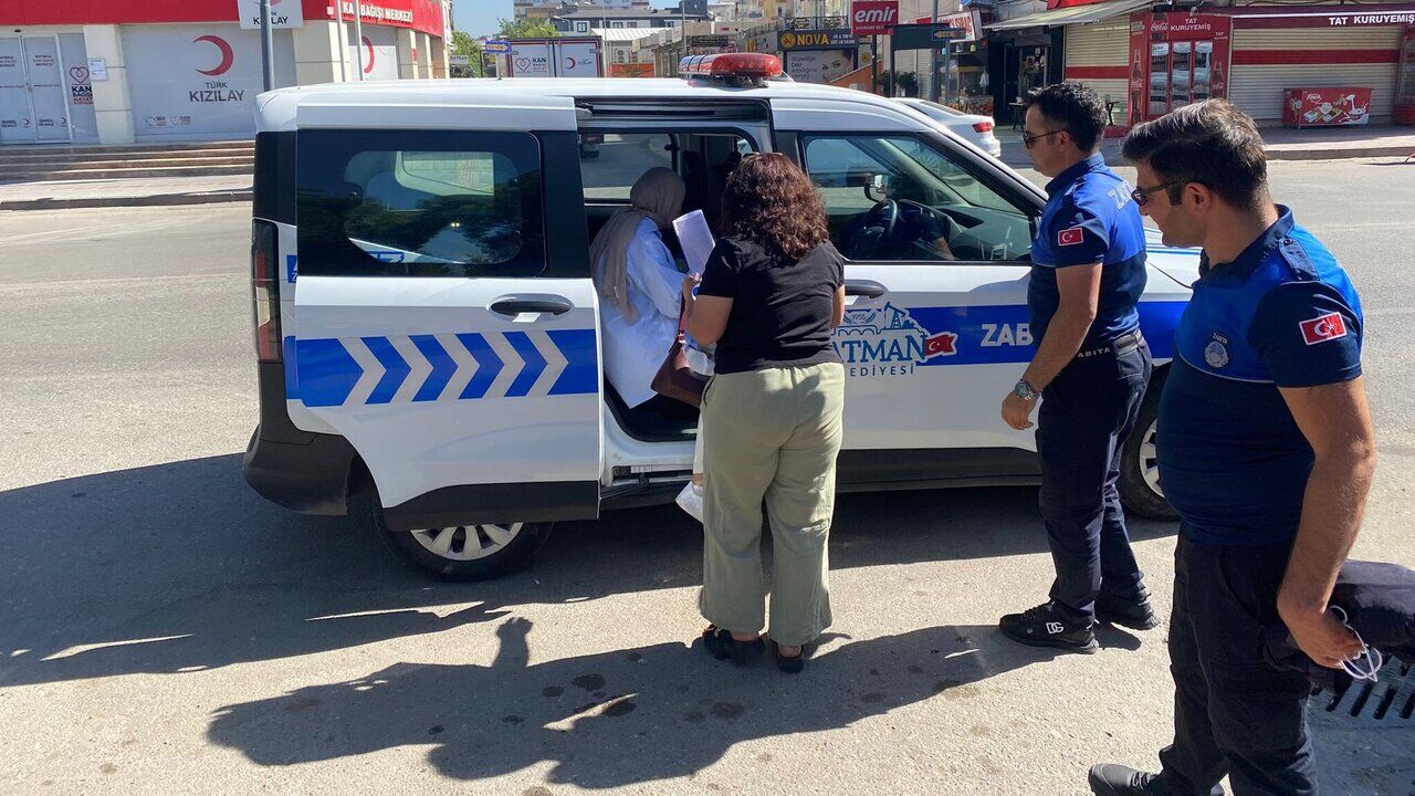 Batman'da Sınava Yetişemeyenlerin Yardımına Zabıta Koştu