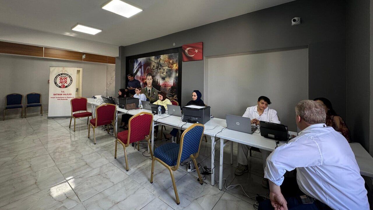 PTT Dönemi Bitti: Yaşlı ve Engelli Aylıkları 1 Temmuz'dan İtibaren Halkbank'a Yatacak