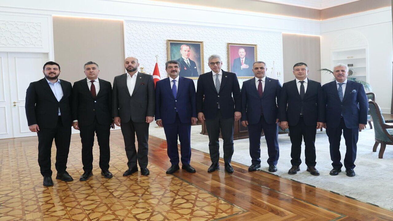 Ferhat Nasıroğlu ve Hüseyin Şansi Ankara'da Bakan Memişoğlu ile Görüştü
