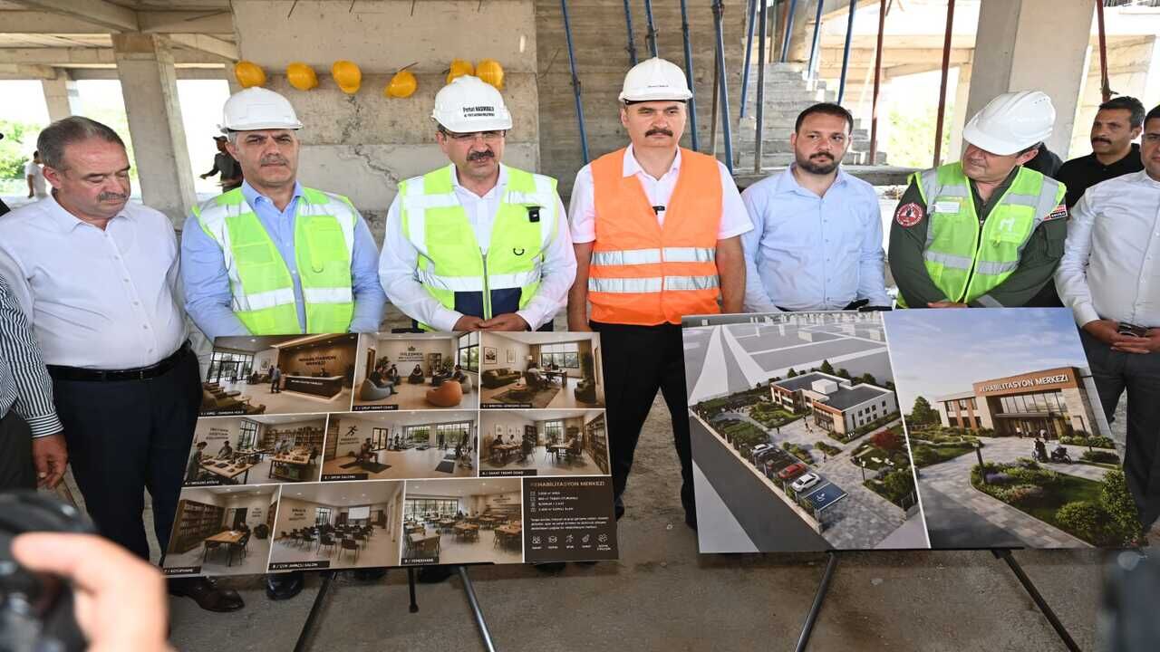 Bakan Göktaş’tan Batman Modeline Övgü