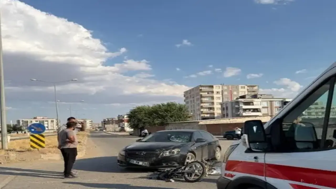 Batman’da Otomobil ile Motosiklet Çarpıştı: 1 Yaralı