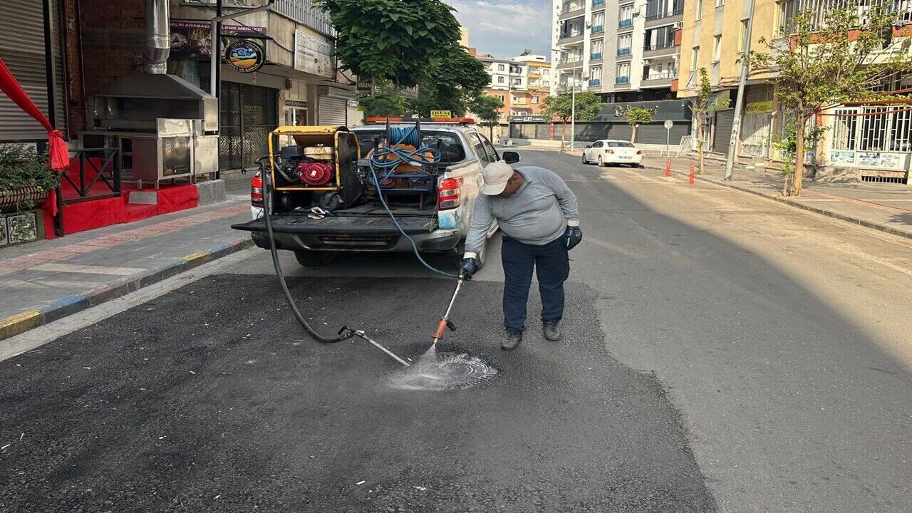 Batman Belediyesi İlaçlama Çalışmalarını Yıl Boyunca Sürdürüyor