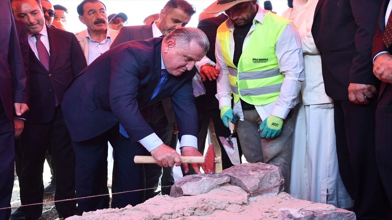 Ezidi Inancinin Onemli Mekanlarindan Seyh Hevindanin Temeli Atildi