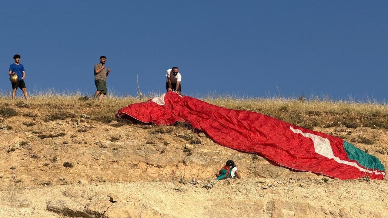 Gercüş’te Yamaç Paraşütü Kazası: Ölümden Döndü