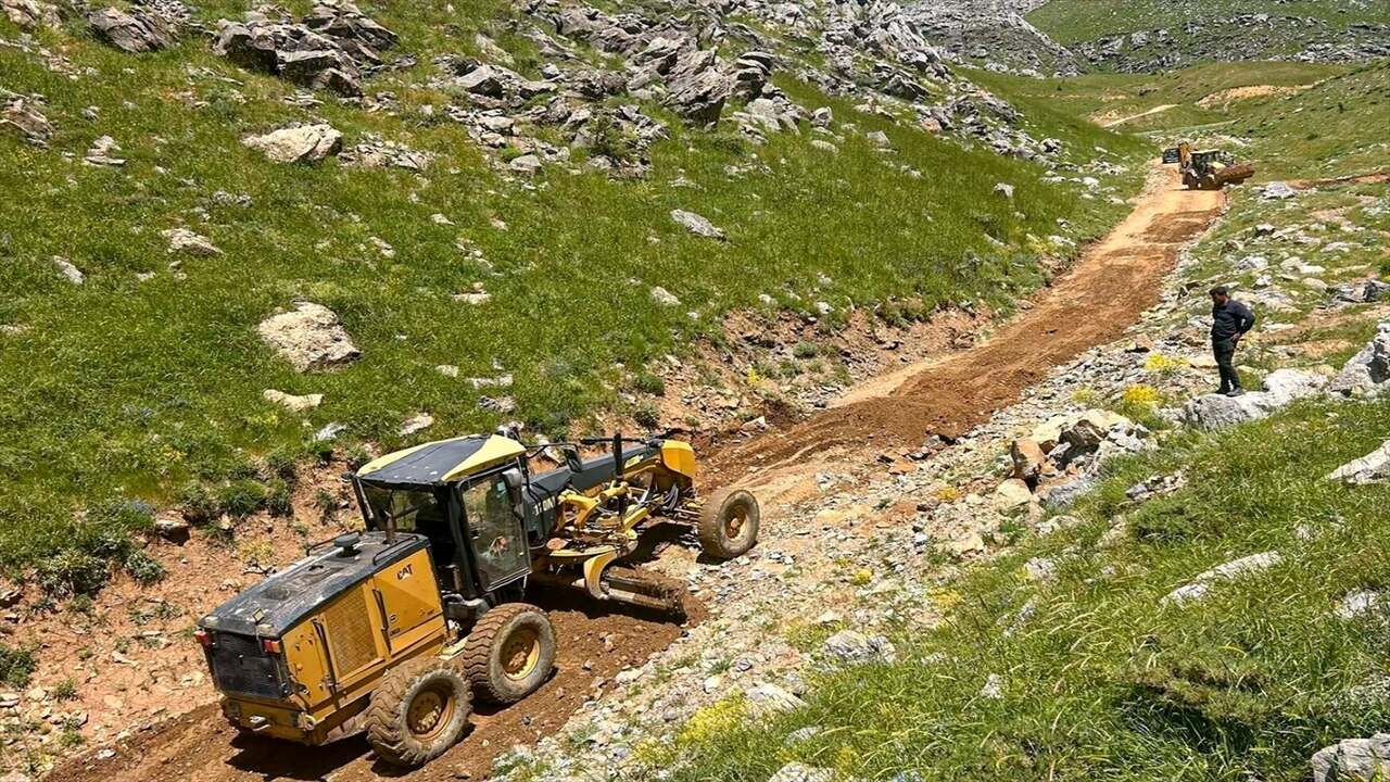 Kozluk'ta 10 Kilometrelik Yayla Yolu Yeniden Ulaşıma Açıldı