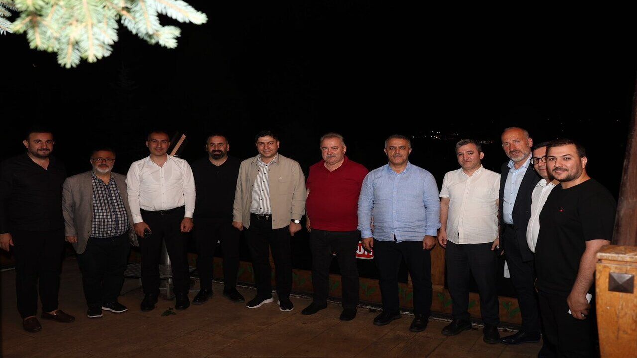 Huseyin Sansiden Ak Parti Rize Il Baskanligina Ziyaret 1