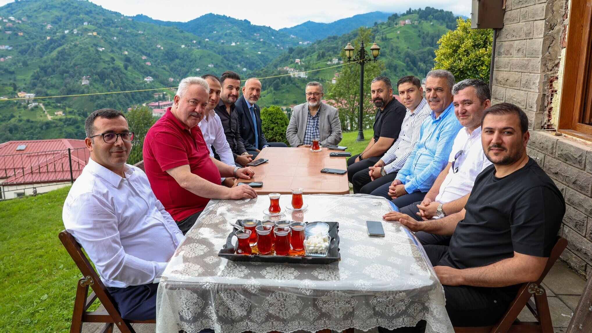 Huseyin Sansiden Ak Parti Rize Il Baskanligina Ziyaret 2