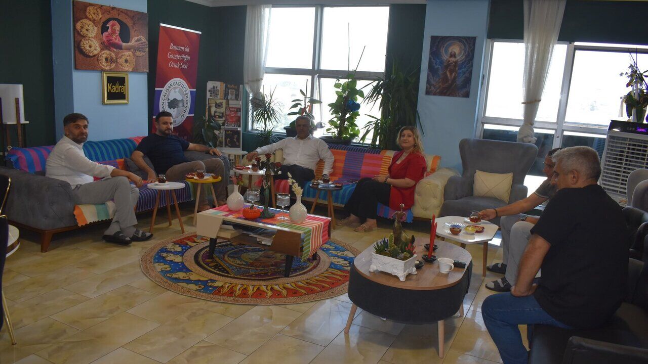 Huseyin Sansiden Calisan Gazeteciler Dernegine Ziyaret