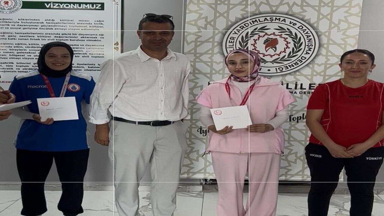 Habizbinililer Derneginde Masa Tenisi Turnuvasi Coskusu 2