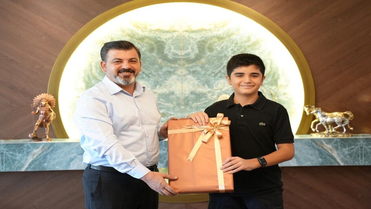 Ferdi Kurt’tan Eğitim ve Burs Projesi: “Başarılı Gençlerin Yanında Olacağız”