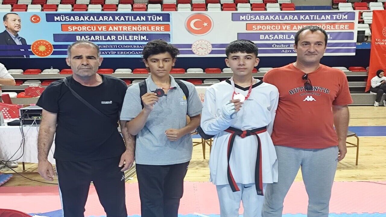 Batmanli Tekvandocular Agridan Madalyalarla Dondu 1