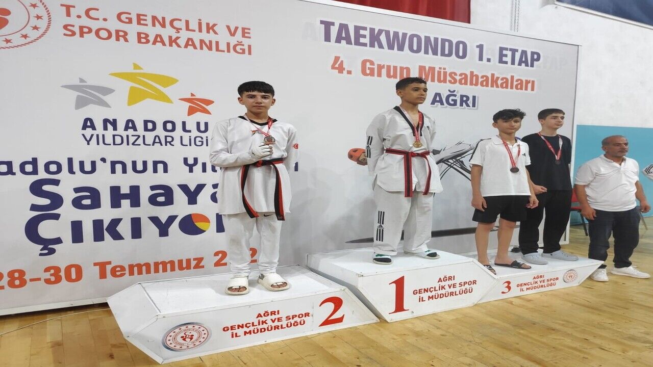 Batmanli Tekvandocular Agridan Madalyalarla Dondu 2