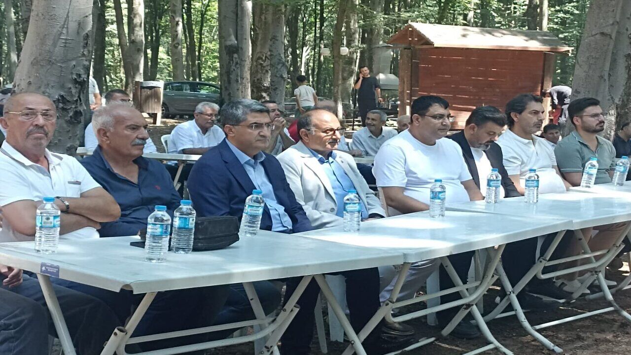 Deva Partili Mehmet Emin Ekmen Istanbuldaki Batmanlilarla Bulustu 1
