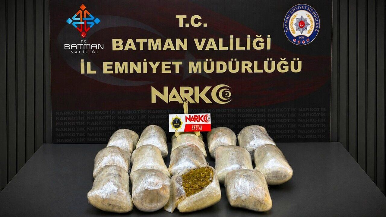 Batman Girişinde 7 Kilo 400 Gram Skunk Ele Geçirildi: 2 Tutuklama