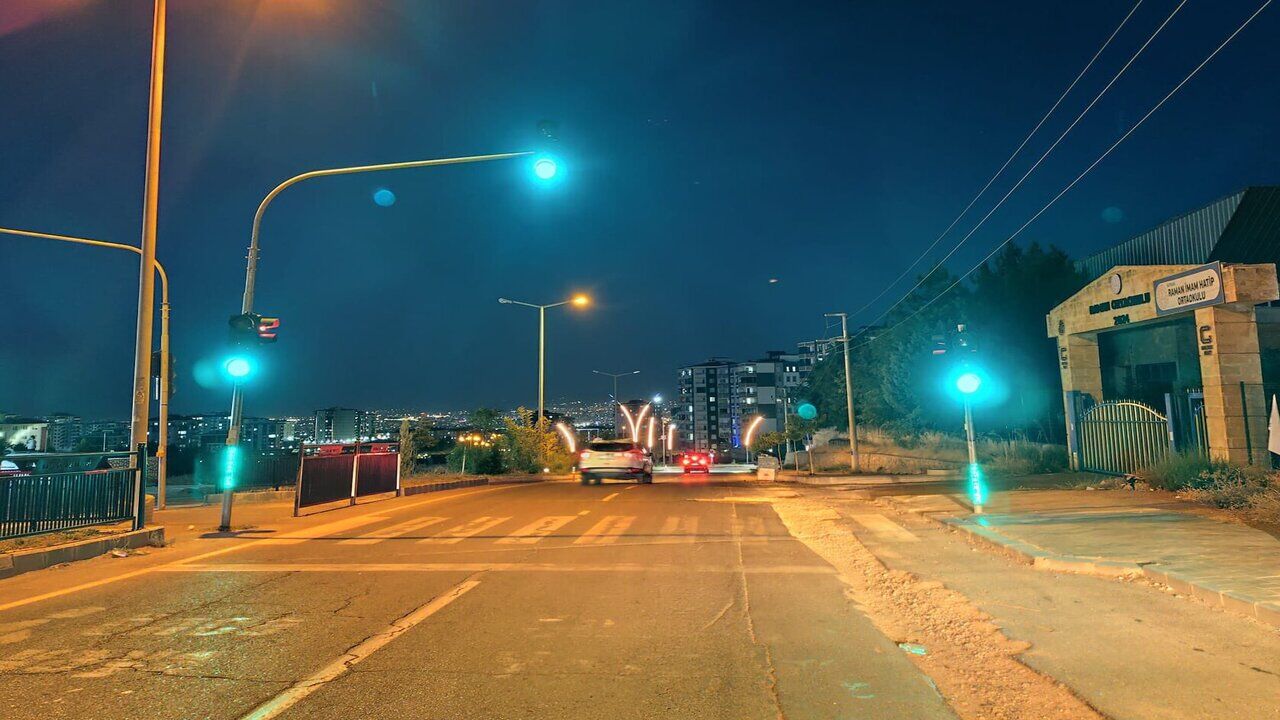 Batmanda Havalimani Yolu Gecici Olarak Kapatildi 2
