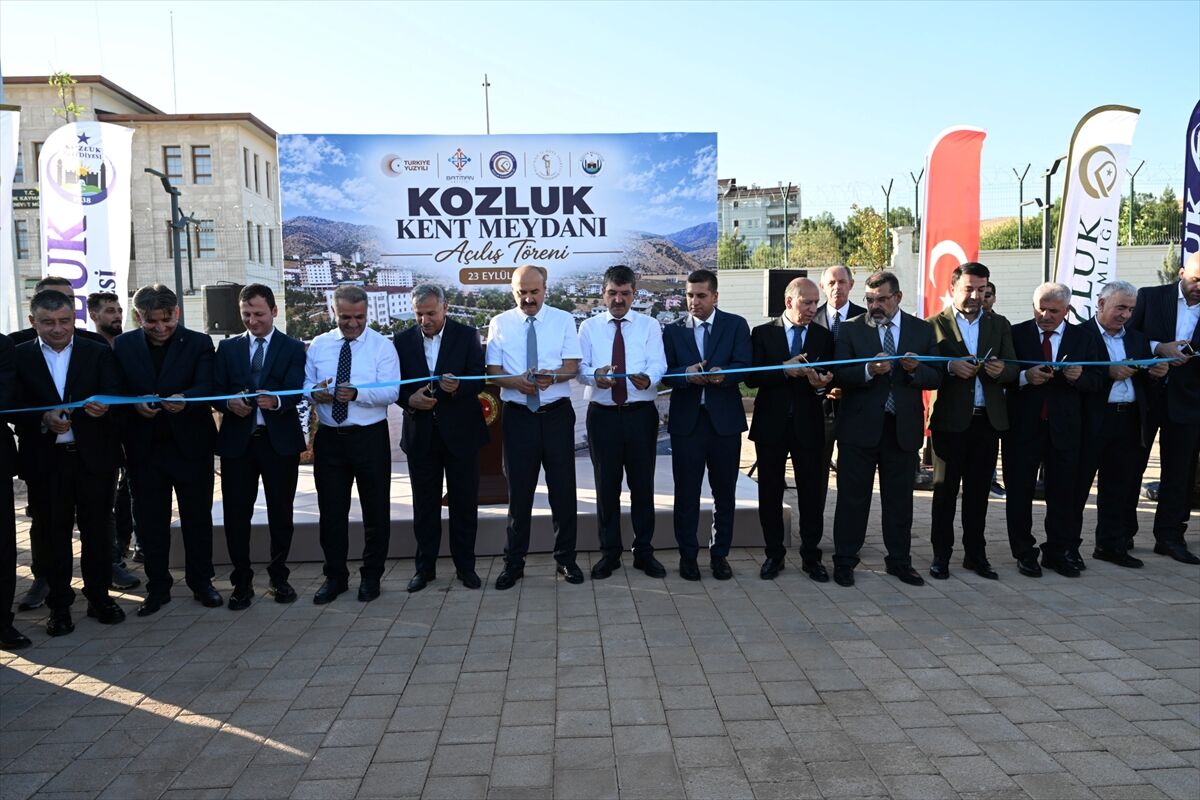 Kozluk’ta 22 Dönümlük Kent Meydanı Hizmete Açıldı