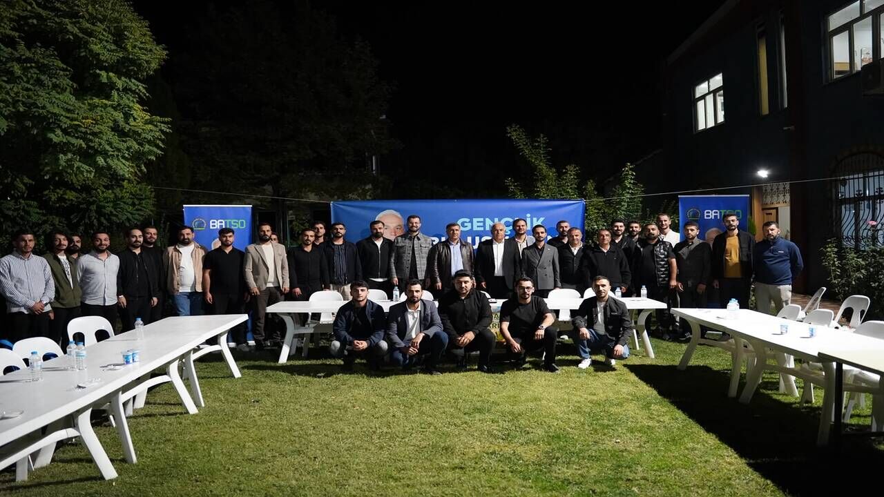 Ekrem Cetinden Genclerle Ortak Akil Bulusmasi1