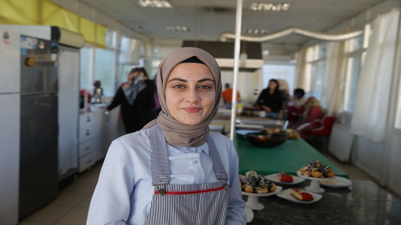 Mardin'de aşçı çırağı kursu öğrencileri dünya mutfağını öğrendi