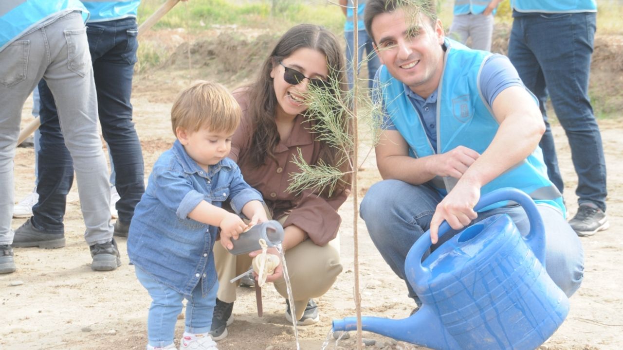 Cizre'de Milli Ağaçlandırma Günü'nde 5 bin fidan toprakla buluştu