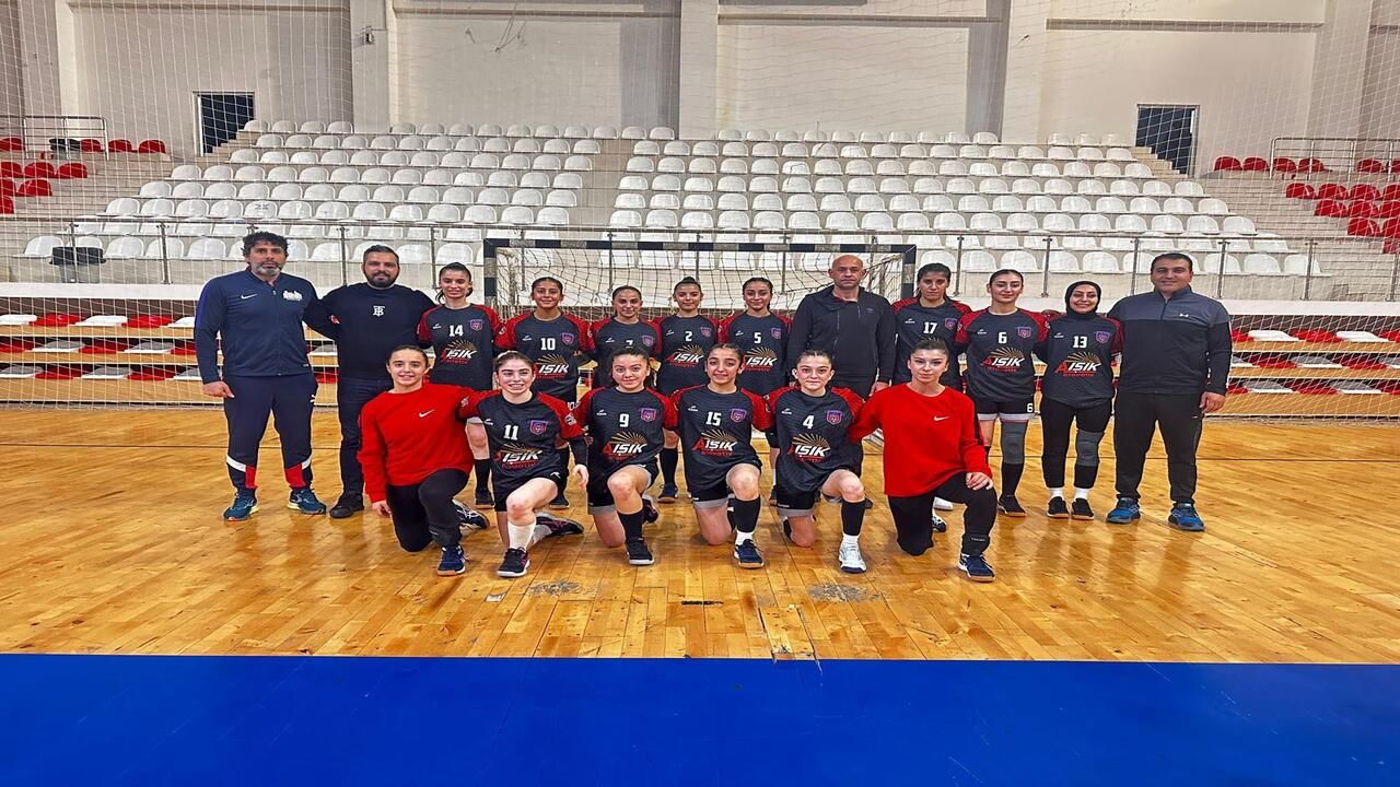 Batman Belediyesi Kadın Hentbol Takımı 9'da 9 Yaptı, Türkiye Finallerinde!