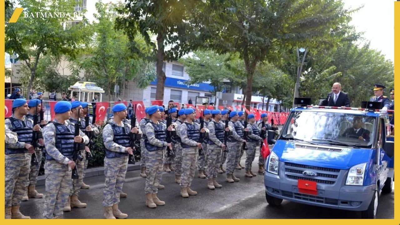 Batman'da 102 Yıllık Cumhuriyet Coşkusu Meydanları Doldurdu