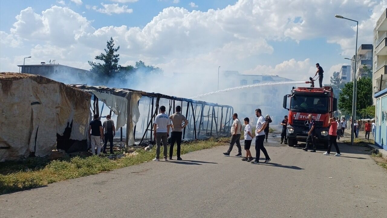 Batman’da Tütün Çadırı Yangını Söndürüldü