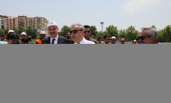 Diyarbakır Valisi Su, çocuklarla fidan dikti