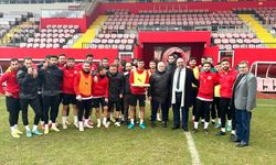 Çalışan Gazetecilerden Petrolspor’a Moral Ziyareti