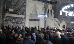 Diyanet İşleri Başkanı Erbaş, Diyarbakır'da cuma hutbesi irat etti: