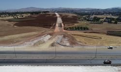 Siirt Belediyesi trafiği rahatlatmak için yol genişletme çalışmalarını sürdürüyor