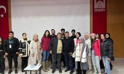Foto muhabiri Coşkun Aral Mardin'de öğrencilerle bir araya geldi