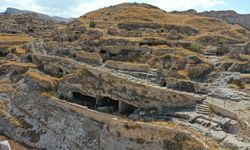 Hasankeyf'teki kazılar Asurlulardan Cumhuriyet dönemine kadar izleri ortaya çıkardı
