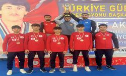 TPAO Batman Petrolspor Güreş Takımı, U-17 Serbest Güreş Türkiye Şampiyonası'nda İkinci Oldu
