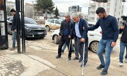 Depremde iki bacağını kaybeden okul müdürü görevine başladı