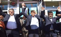 AK Parti Kozluk'ta Güçlendi