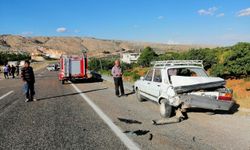 Adıyaman’da hafif ticari aracın otomobile çarpması sonucu 1 kişi yaralandı