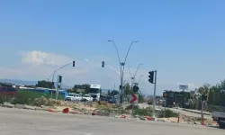 Bitmeyen Çalı Kavşağı trafikte zor  anlara neden oluyor