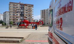 Diyarbakır'da ambulans helikopter yüksekten düşen 8 yaşındaki çocuk için havalandı