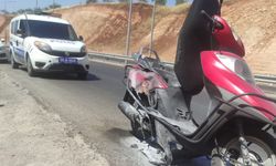 Siirt'te seyir halindeki motosiklette çıkan yangını polis ekipleri söndürdü