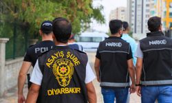 Diyarbakır'da polis ekipleri okulların çevresinde uygulama yaptı