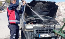 Adıyaman'da kaza yapan hafif ticari araçta yangın çıktı