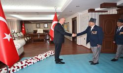 Vali Canalp, Cumhuriyet Bayramı'nda Tebrikleri Kabul Etti