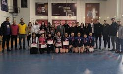 Badminton'da Şampiyon Yahya Kemal Beyatlı Anadolu Lisesi