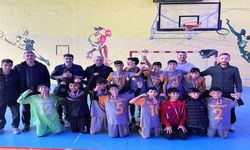 Batman'da Yenişehir Ortaokulu, Futsal’da İl Şampiyonu Oldu