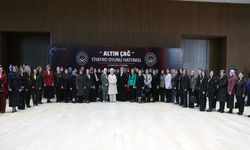 Dr. Ayten Canalp, “Altın Çağ” Tiyatro Gösterimini İzledi