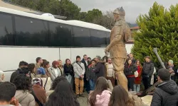 Gençler İzmir'i keşfediyor