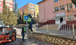 Mardin'de okul bölgelerinde yaya geçidi güvenliği için çalışma yapıldı