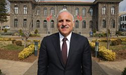 Diyarbakır Valisi Murat Zorluoğlu, deprem dolayısıyla kentte yürütülen çalışmaları değerlendirdi